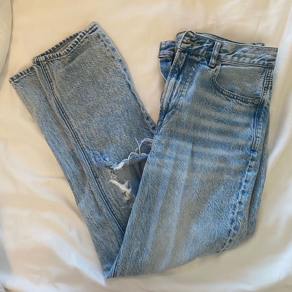 American Eagle High-Rise Mom Jeans